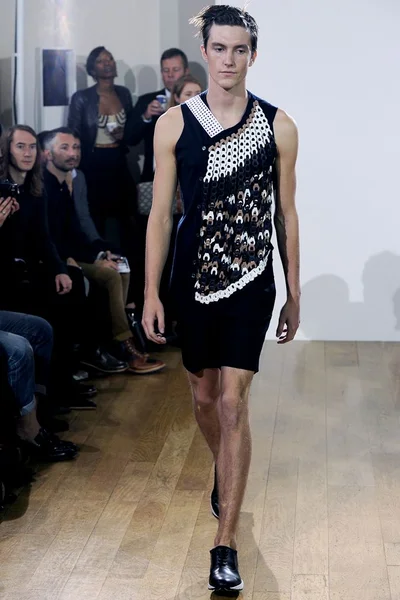 Look 10